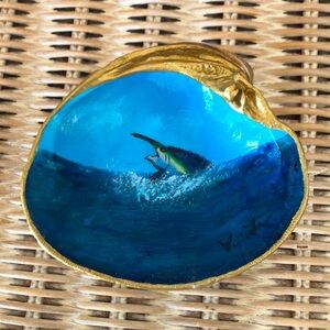 Hand Painted Clam Shell